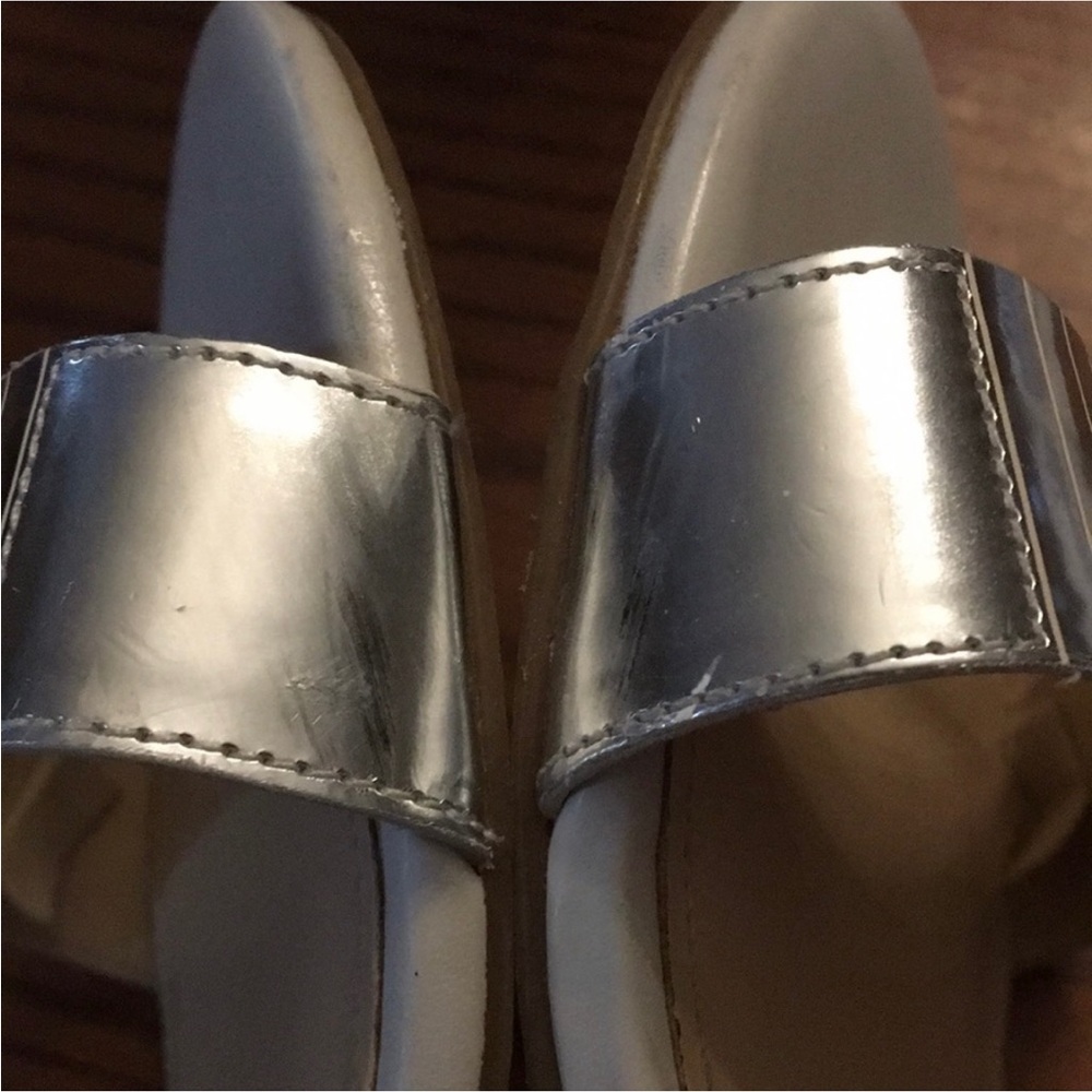 9 1/2 ENZO ANGIOLINI SILVER, WHITE, & JUTE SANDAL - Picture 11 of 11